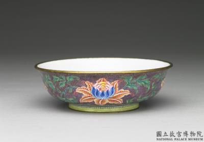 图片[2]-Copper bowl with flowers on a purple ground in painted enamels, Qing dynasty, Kangxi reign (1662-1722)-China Archive